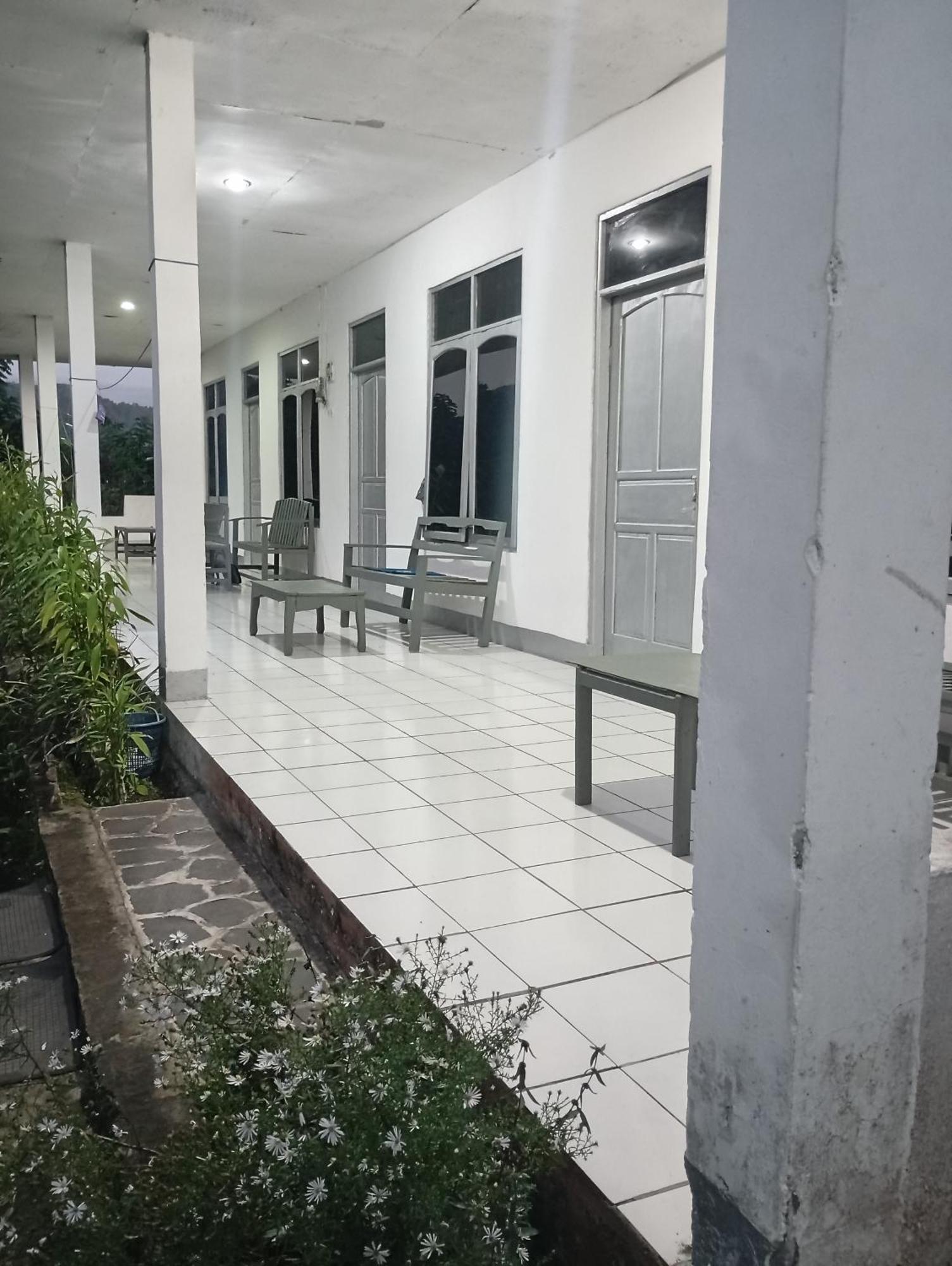 Hidayah Homestay Келимуту Екстериор снимка